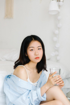 年轻的邻居5在线观看